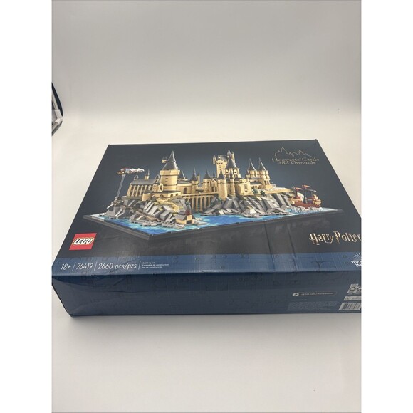 LEGO Harry Potter Hogwarts Castle and Grounds Building Set 76419 - Picture 5 of 5